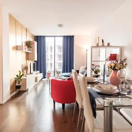 Apartment Stylish And Chic Center With Wifi